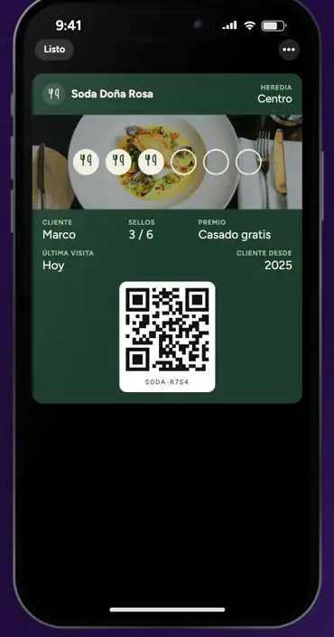 Tarjeta de fidelidad digital de Fidelizaa en la billetera de un celular